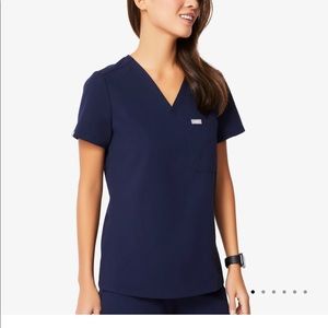 FIGS CATRINA ONE POCKET SCRUB TOP